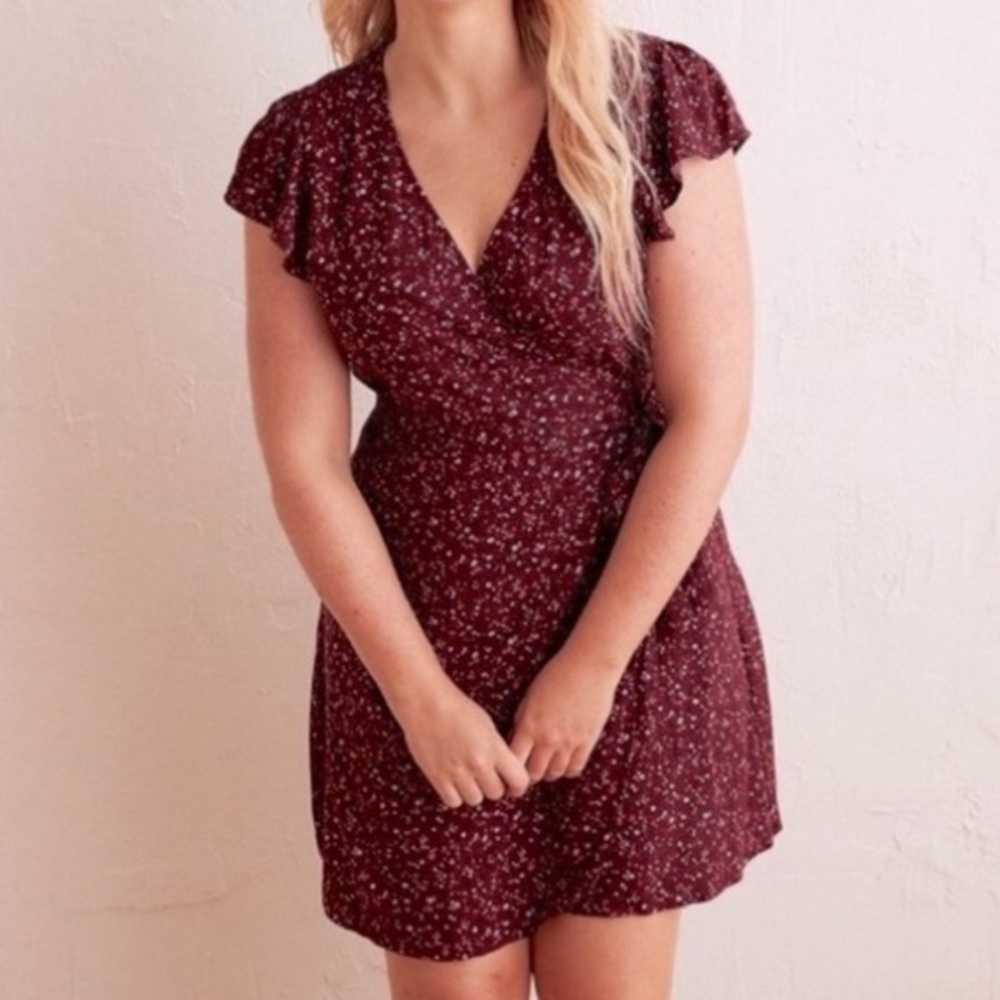 aerie Dark Red Ditsy Floral Print Wrap Front Mini Dress Size Small Women’s